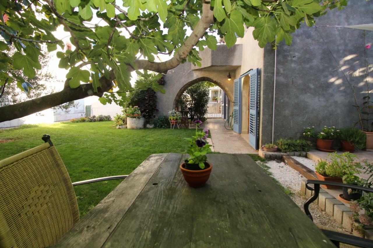 Apartment Olive Garden Punat Buitenkant foto